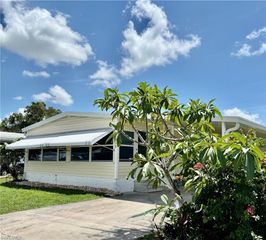 518 Pine Tree CT, North Fort Myers, FL 33917