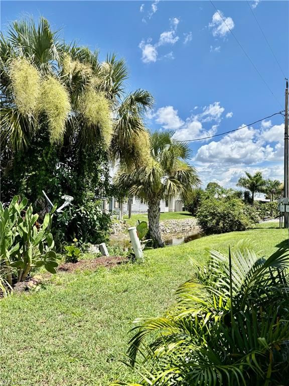 518 Pine Tree CT, NORTH FORT MYERS, FL 33917 — photo 3