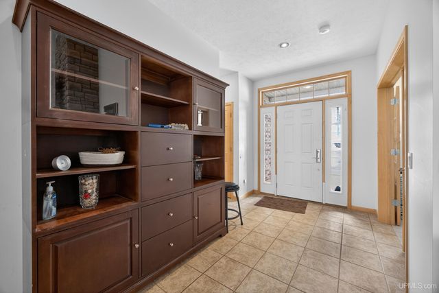 1800 Middle Point Lane, Houghton, MI 49931