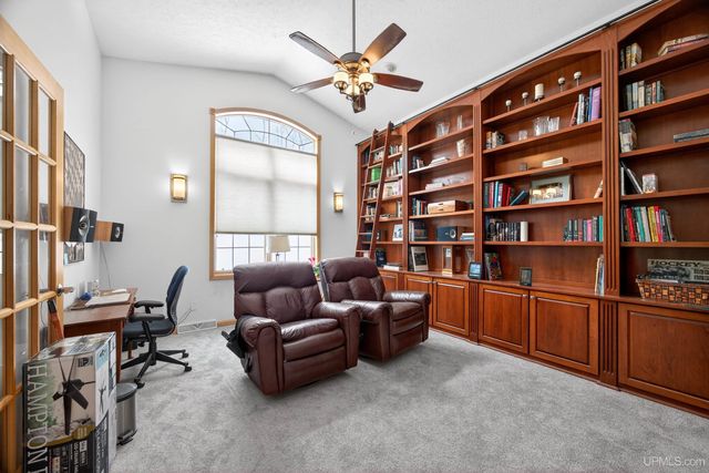 1800 Middle Point Lane, Houghton, MI 49931