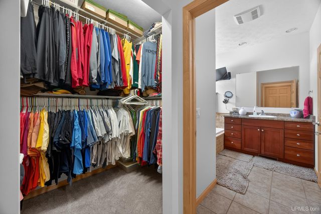 1800 Middle Point Lane, Houghton, MI 49931