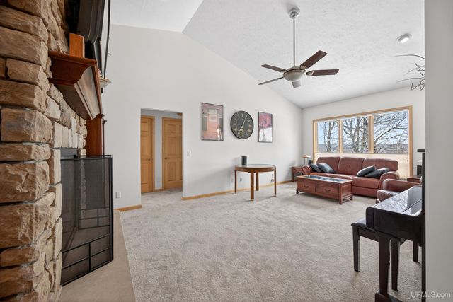 1800 Middle Point Lane, Houghton, MI 49931