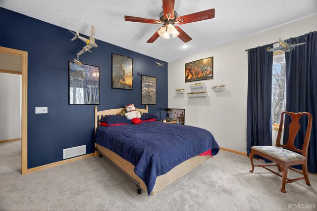 1800 Middle Point Lane, Houghton, MI 49931