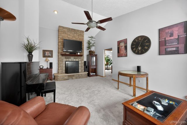 1800 Middle Point Lane, Houghton, MI 49931