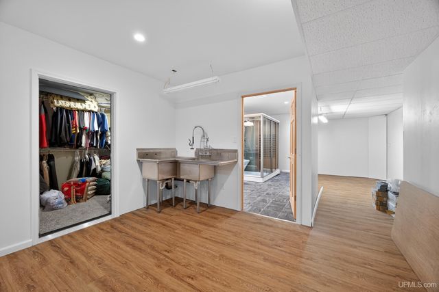 1800 Middle Point Lane, Houghton, MI 49931