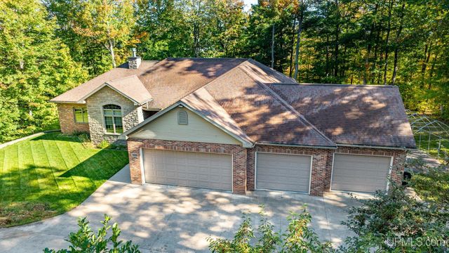 1800 Middle Point Lane, Houghton, MI 49931