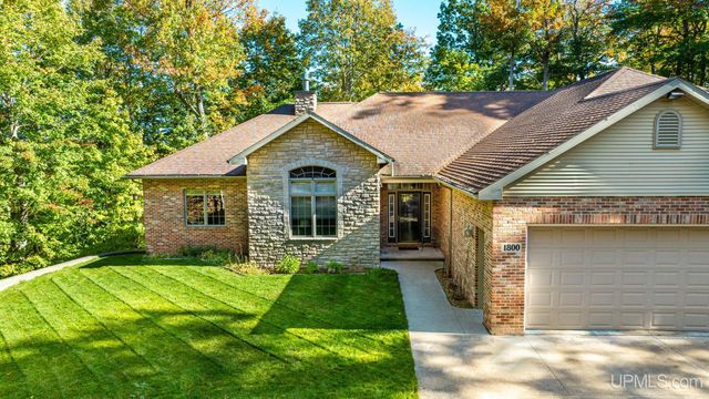 1800 Middle Point Lane, Houghton, MI 49931