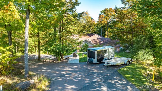 1800 Middle Point Lane, Houghton, MI 49931
