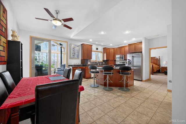 1800 Middle Point Lane, Houghton, MI 49931