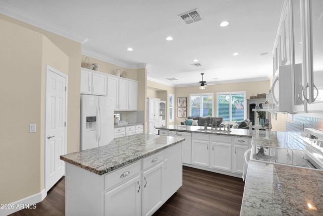 9859 E Nopal Avenue, Mesa, AZ 85209