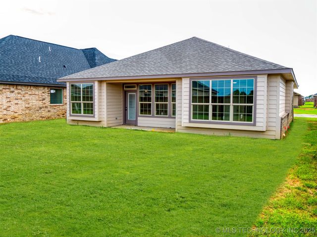 1193 Wild Indigo Circle, Calera, OK 74730