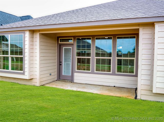 1193 Wild Indigo Circle, Calera, OK 74730