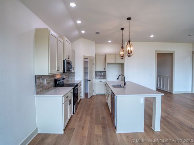 1193 Wild Indigo Circle, Calera, OK 74730