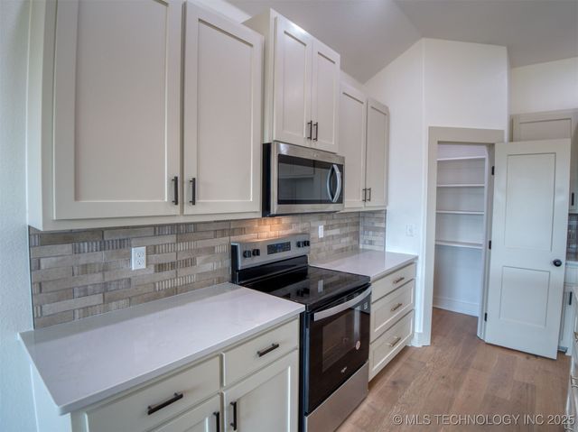 1193 Wild Indigo Circle, Calera, OK 74730