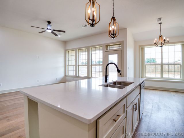 1193 Wild Indigo Circle, Calera, OK 74730