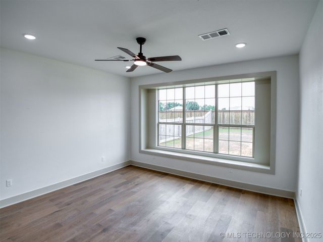 1193 Wild Indigo Circle, Calera, OK 74730