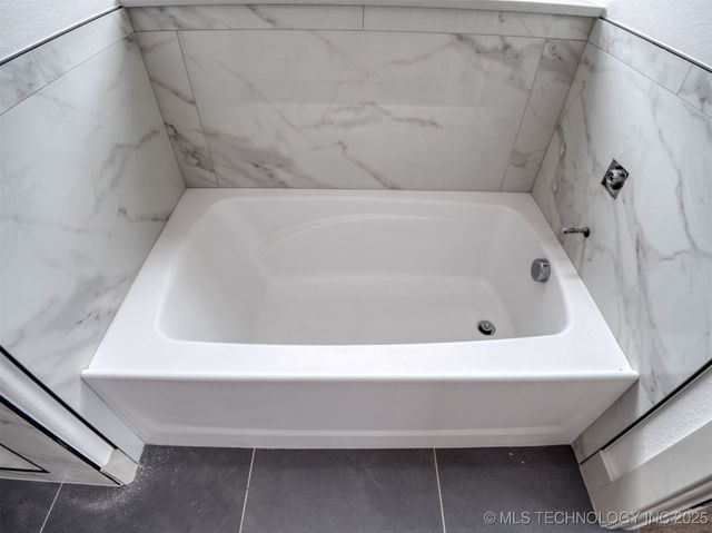 1193 Wild Indigo Circle, Calera, OK 74730