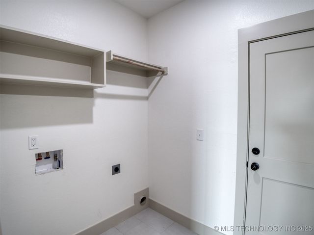 1193 Wild Indigo Circle, Calera, OK 74730