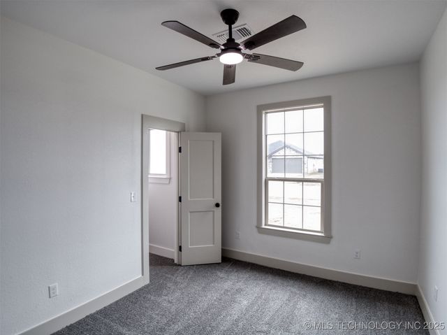 1193 Wild Indigo Circle, Calera, OK 74730