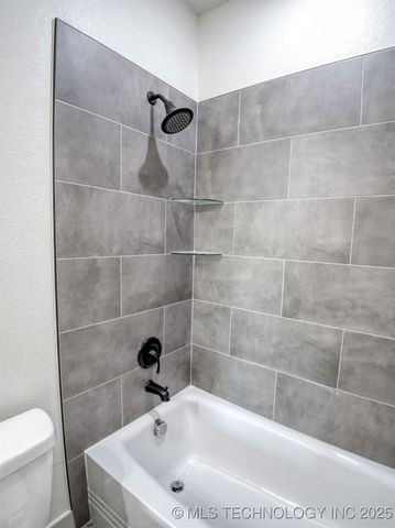 1193 Wild Indigo Circle, Calera, OK 74730