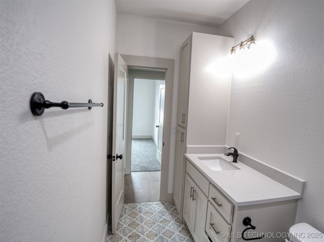 1193 Wild Indigo Circle, Calera, OK 74730