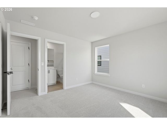 8713 S 4TH Way, Ridgefield, WA 98642