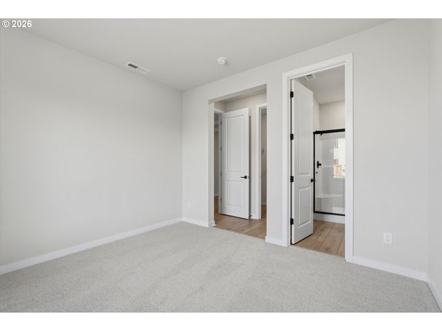 8713 S 4TH Way, Ridgefield, WA 98642