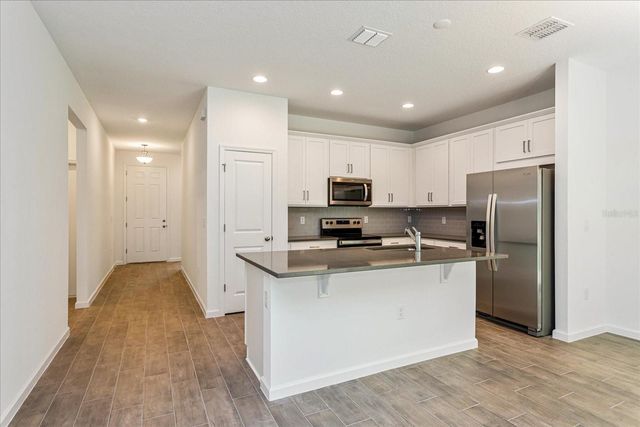 2812 DOOLITTLE STREET, Tavares, FL 32778