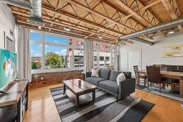 956 N High Street, 2X, Columbus, OH 43201