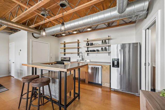 956 N High Street, 2X, Columbus, OH 43201