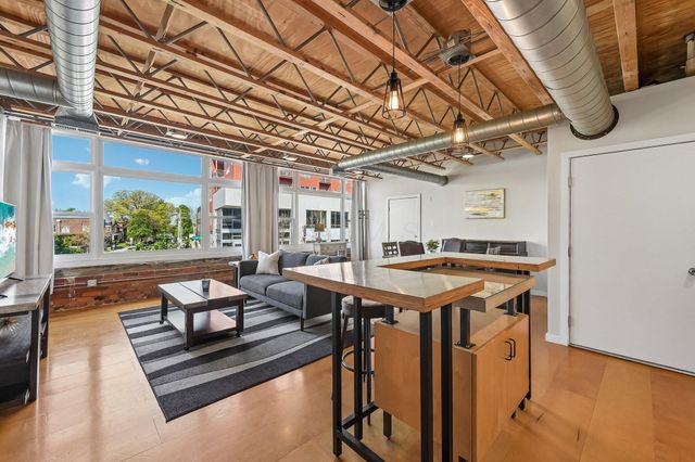 956 N High Street, 2X, Columbus, OH 43201
