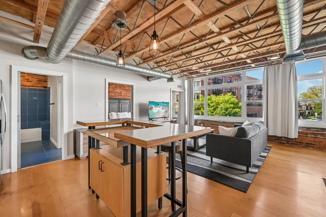 956 N High Street, 2X, Columbus, OH 43201