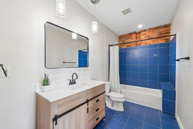 956 N High Street, 2X, Columbus, OH 43201