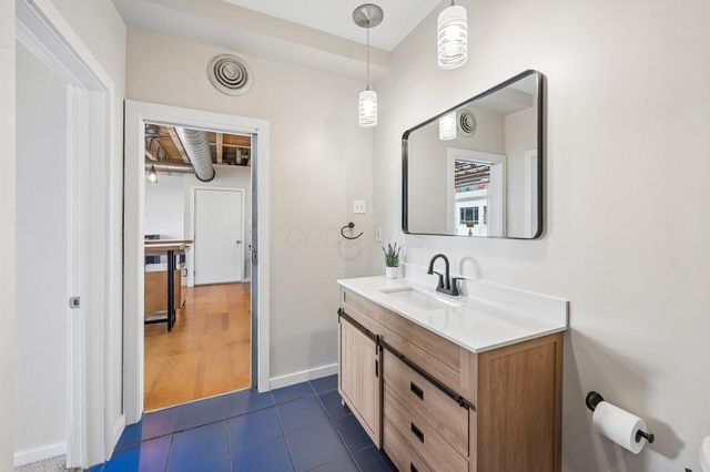 956 N High Street, 2X, Columbus, OH 43201