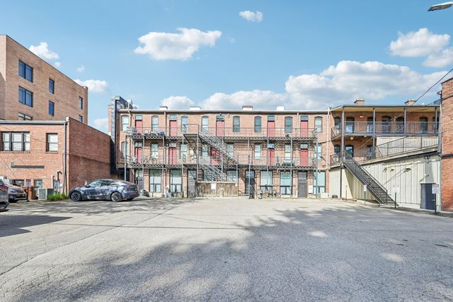 956 N High Street, 2X, Columbus, OH 43201