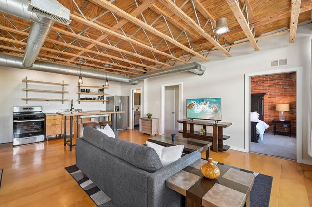 956 N High Street, 2X, Columbus, OH 43201