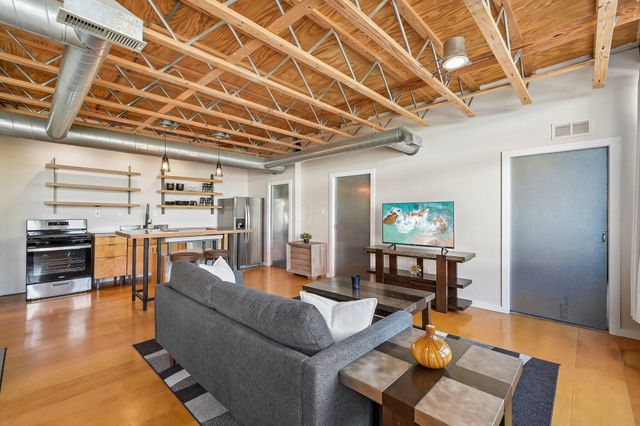 956 N High Street, 2X, Columbus, OH 43201