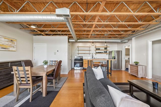 956 N High Street, 2X, Columbus, OH 43201