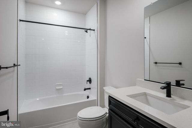 6556 CLUBHOUSE DR, Laurel, MD 20708