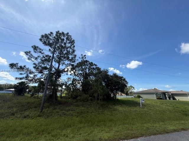 1361 Jabara Cir, La Belle, FL 33935