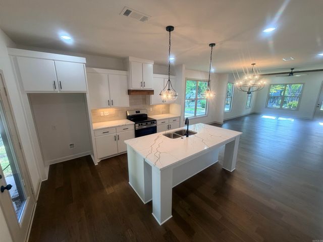 300 S Richards Street, Benton, AR 72015