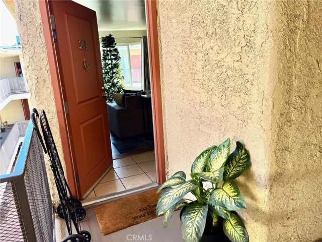 20327 Saticoy 304, Winnetka, CA 91306