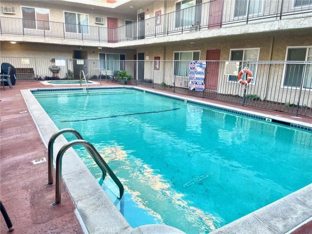 20327 Saticoy 304, Winnetka, CA 91306