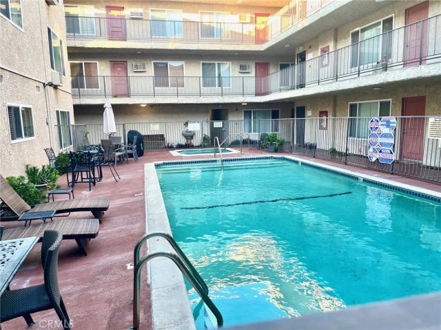 20327 Saticoy 304, Winnetka, CA 91306