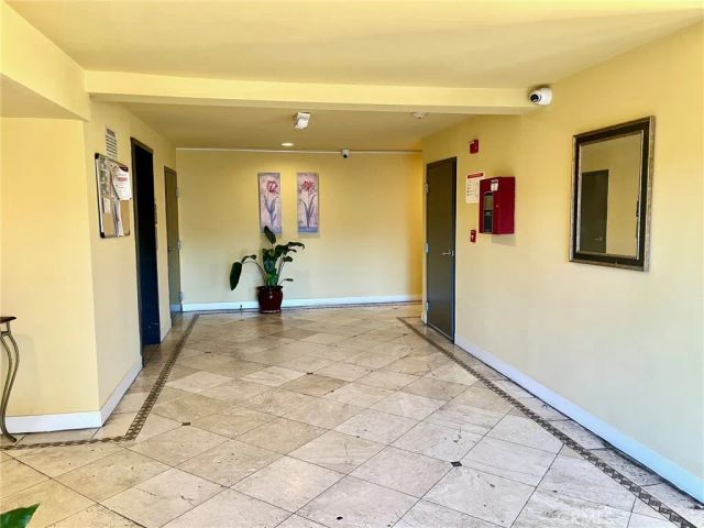 20327 Saticoy 304, Winnetka, CA 91306