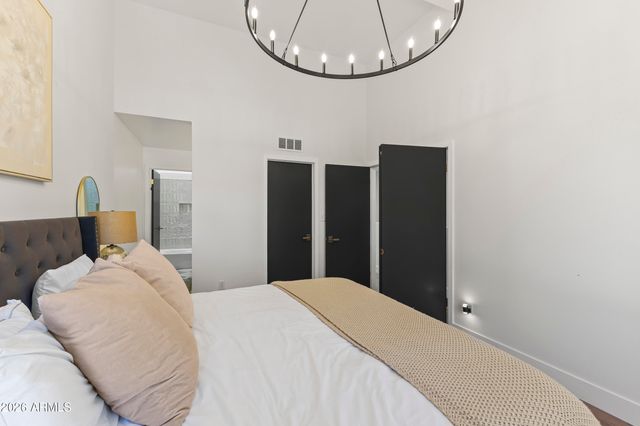 10055 E MOUNTAINVIEW LAKE Drive 1019, Scottsdale, AZ 85258