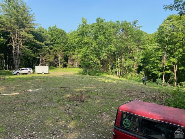 2094 County Route 8, Elizaville, NY 12523