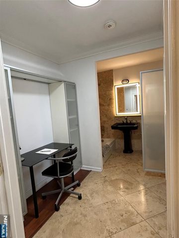 2200 Central Road 9W, Fort Lee, NJ 07024