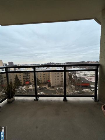 2200 Central Road 9W, Fort Lee, NJ 07024