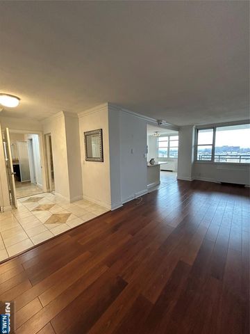 2200 Central Road 9W, Fort Lee, NJ 07024